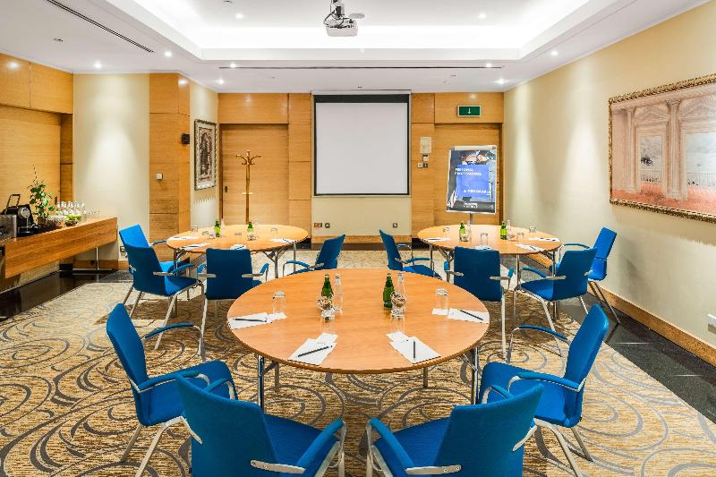 Radisson Blu Hotel Riyadh - Toplantı