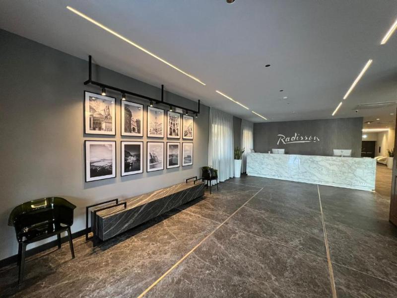 Radisson Hotel Nola Naples - Lobi