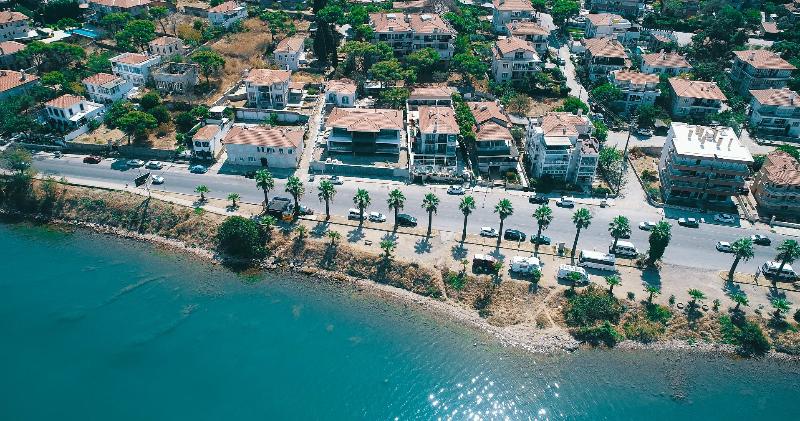 Karamela Otel - Genel