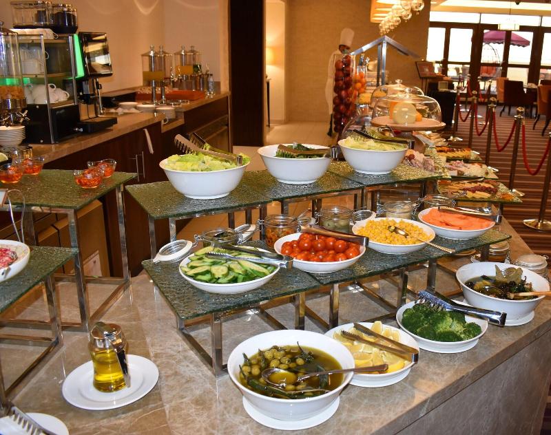 Grand Millennium Tabuk - Restoran