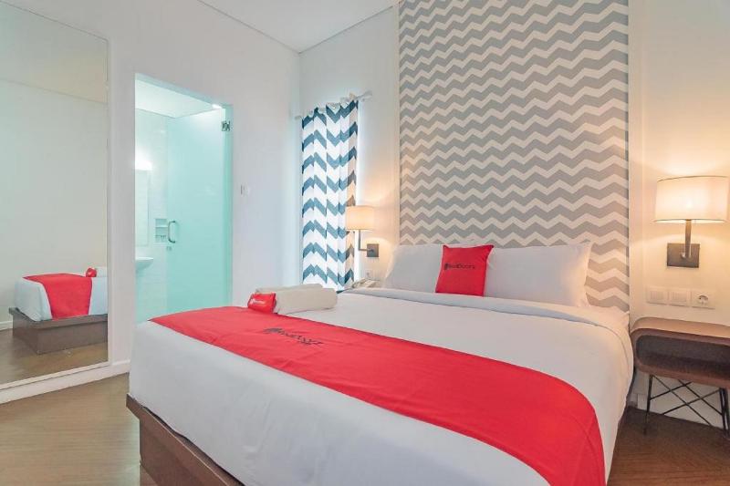 RedDoorz Premium @ Hotel Hebat - Oda