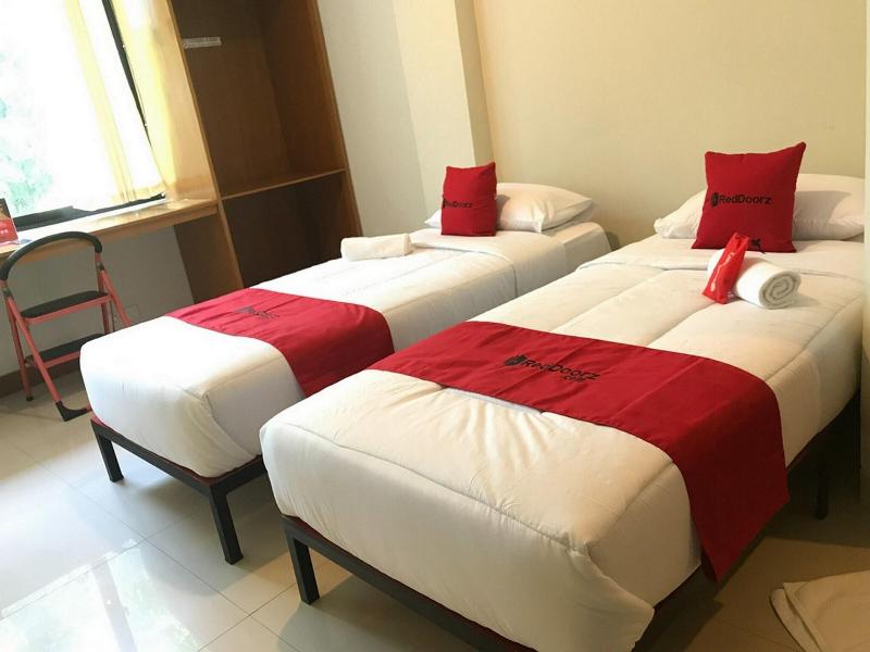 Formerly Reddoorz Plus @ Bitung City Center - Oda
