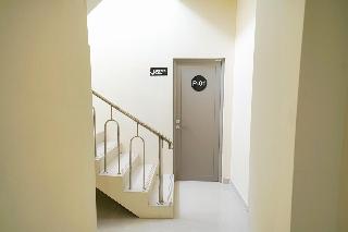 Formerly RedDoorz near Exit Toll Sirkuit Sentul fotoÄŸrafÄ±