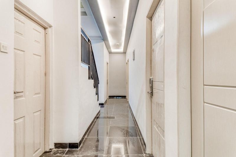 RedDoorz Plus near Taman Ismail Marzuki - Lobi