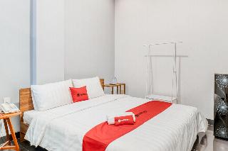 RedDoorz Plus near Taman Ismail Marzuki otel fotoğrafı