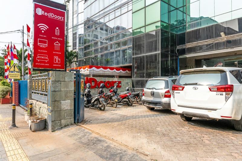 RedDoorz Plus near Taman Ismail Marzuki - Genel