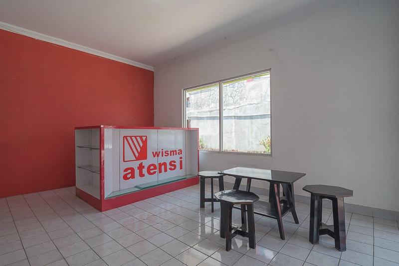 Formerly RedDoorz Plus near Alun Alun Kuningan - Lobi