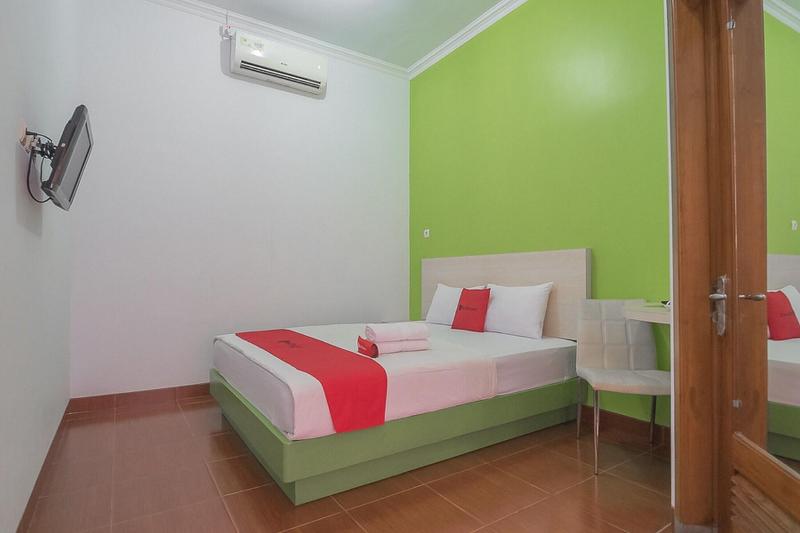 Formerly RedDoorz Plus near Alun Alun Kuningan - Oda