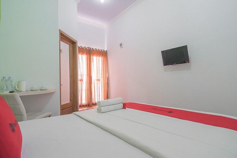 Formerly RedDoorz Plus near Alun Alun Kuningan - Oda