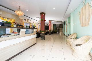 Formerly RedDoorz Plus @ Jalan Pumorow Manado fotoÄŸrafÄ±