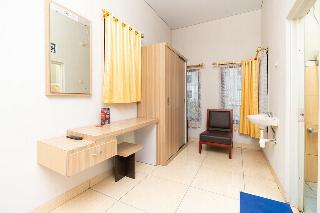 Formerly RedDoorz Plus @ Jalan Pumorow Manado fotoÄŸrafÄ±