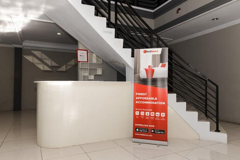 Formerly RedDoorz Transmart Kairagi Dua manado - Lobi