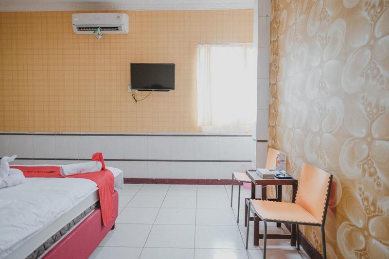 Formerly RedDoorz Plus near Istana Maimun Medan - Oda