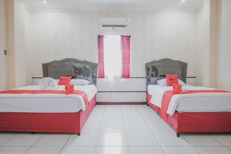 Formerly RedDoorz Plus near Istana Maimun Medan - Oda
