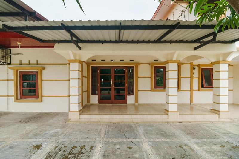 Formerly RedDoorz Syariah @ Jalan Dr Mansyur Medan - Genel