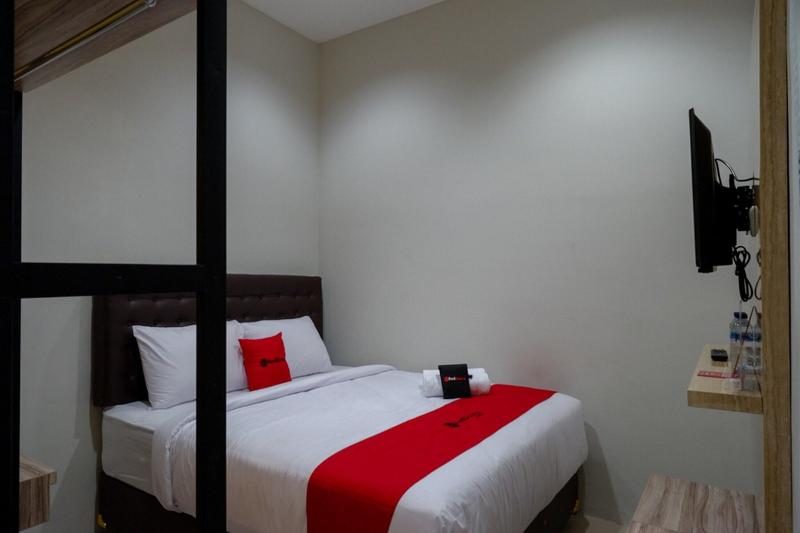 Formerly RedDoorz @ Jalan Kartini Semarang - Oda