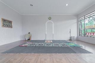 Formerly RedDoorz Resort Idelansia HomeStayCiater fotoÄŸrafÄ±