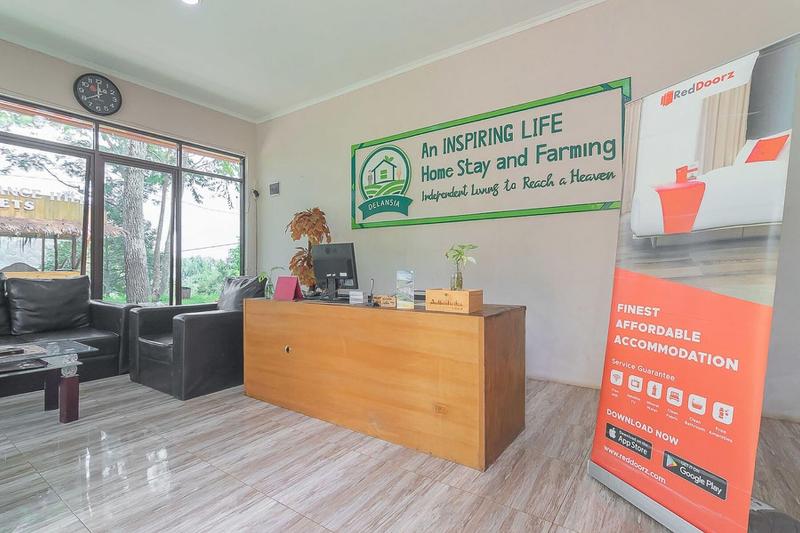 Formerly RedDoorz Resort Idelansia HomeStayCiater - Lobi