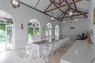 Formerly RedDoorz Resort Idelansia HomeStayCiater fotoÄŸrafÄ±