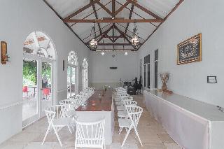 Formerly RedDoorz Resort Idelansia HomeStayCiater fotoÄŸrafÄ±