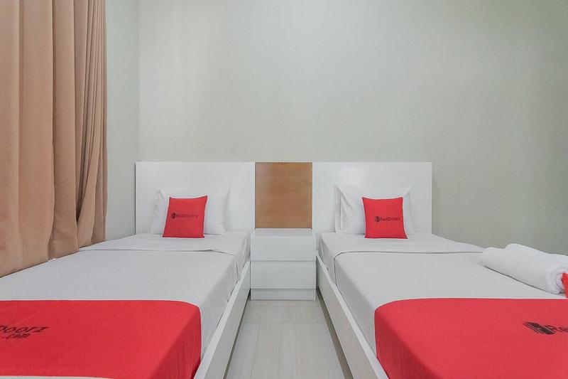 Formerly RedDoorz Resort Idelansia HomeStayCiater - Oda