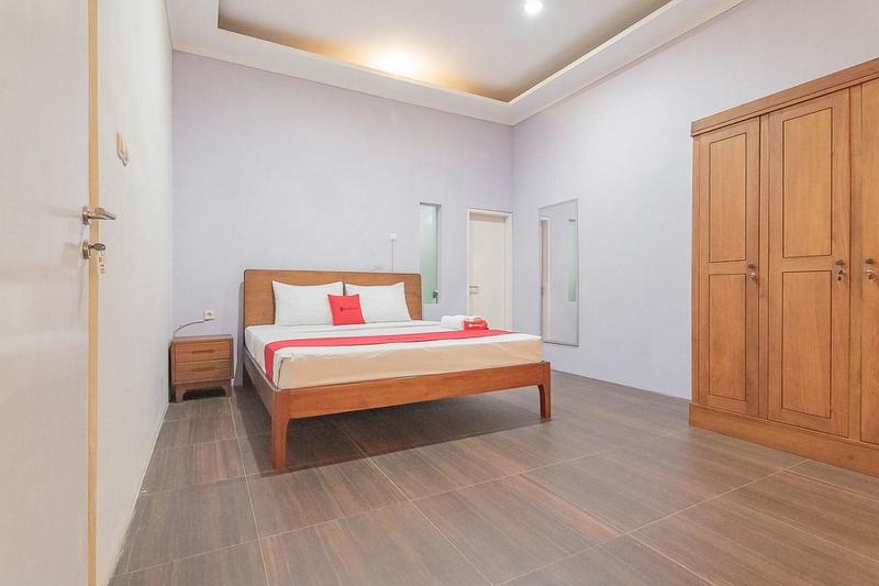 Formerly RedDoorz Resort Idelansia HomeStayCiater - Oda