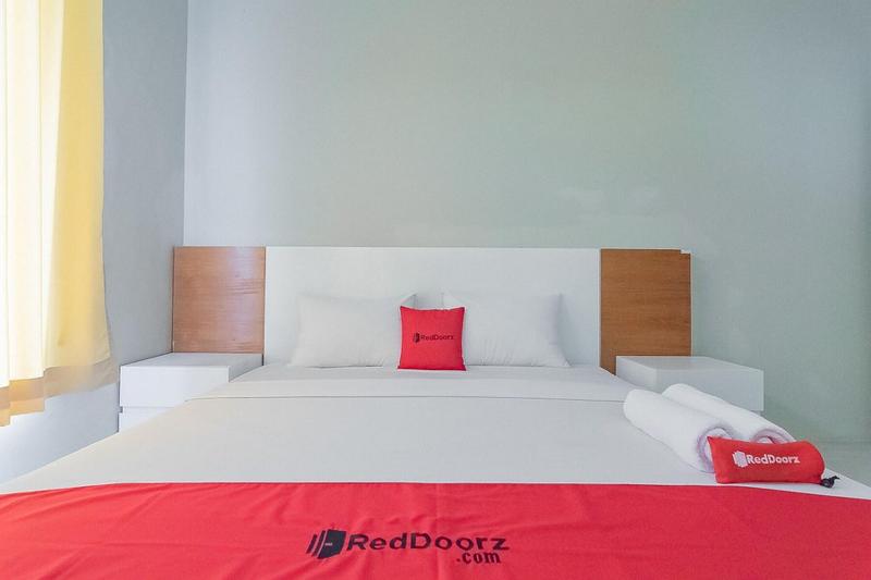 Formerly RedDoorz Resort Idelansia HomeStayCiater - Oda