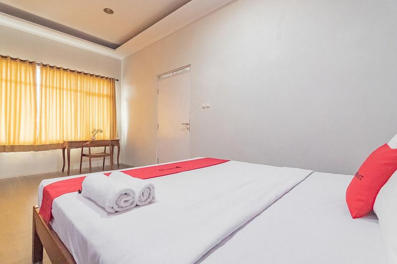 Formerly RedDoorz Resort Idelansia HomeStayCiater - Oda