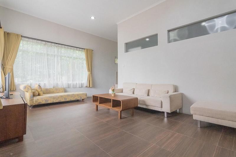 Formerly RedDoorz Resort Idelansia HomeStayCiater - Oda