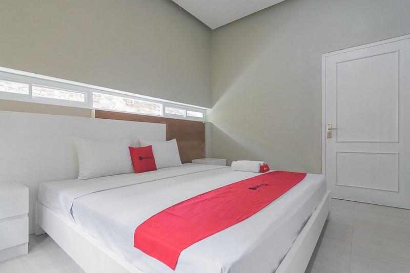 Formerly RedDoorz Resort Idelansia HomeStayCiater - Oda