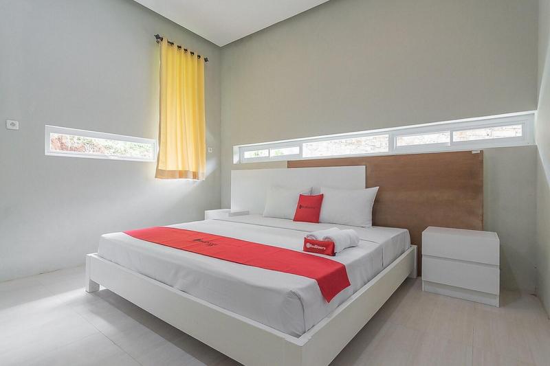 Formerly RedDoorz Resort Idelansia HomeStayCiater - Oda