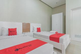 Formerly RedDoorz Resort Idelansia HomeStayCiater fotoÄŸrafÄ±