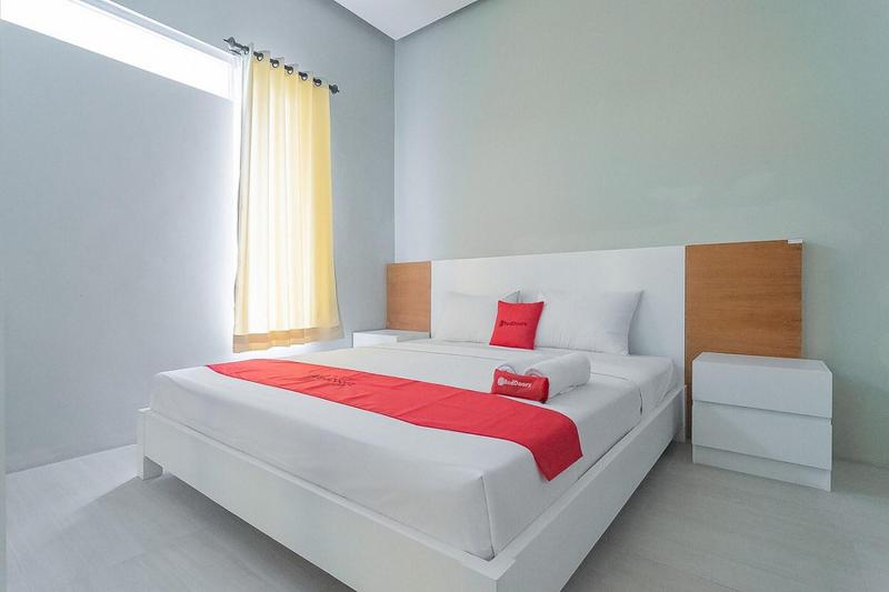 Formerly RedDoorz Resort Idelansia HomeStayCiater - Oda