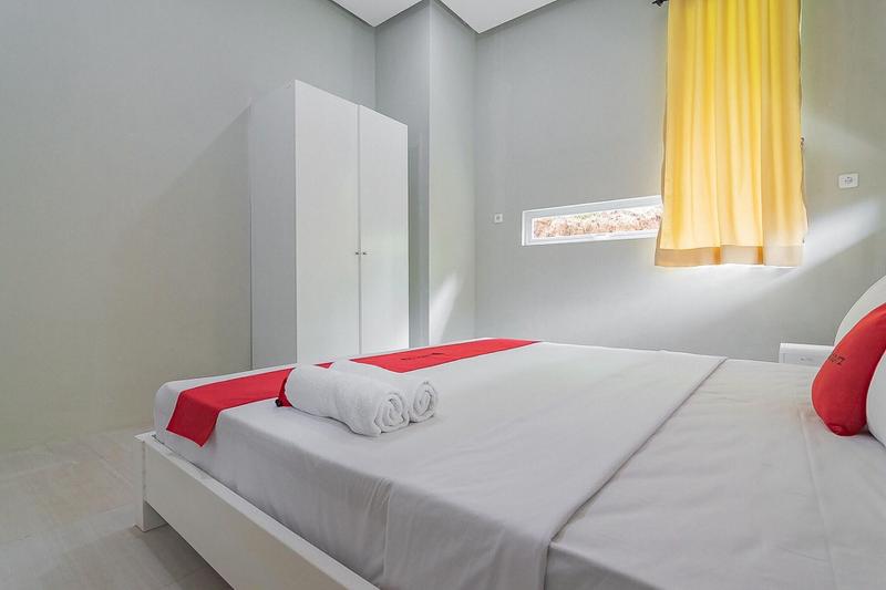 Formerly RedDoorz Resort Idelansia HomeStayCiater - Oda