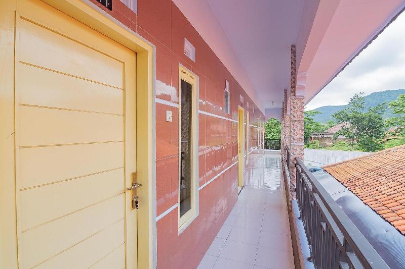 Formerly RedDoorz Tambak Mekar Street Subang - Genel