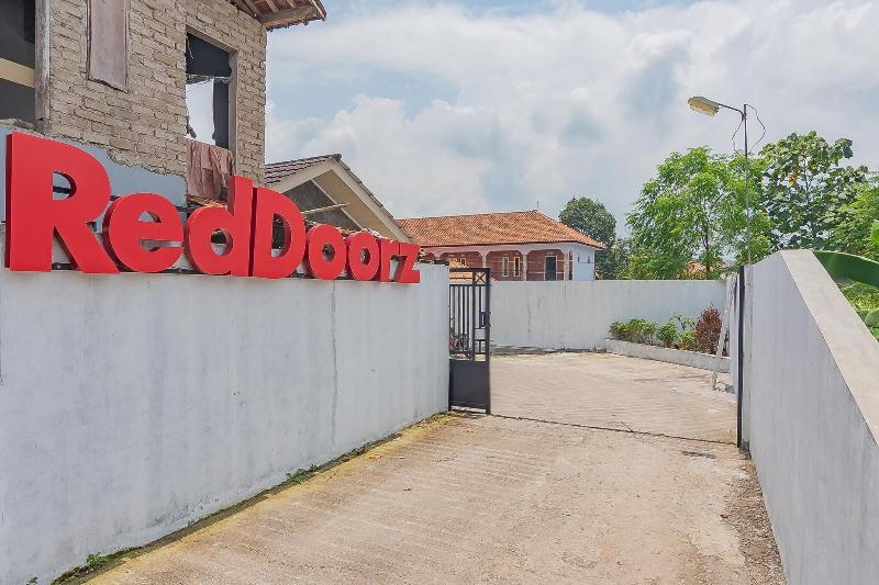 Formerly RedDoorz Tambak Mekar Street Subang - Genel