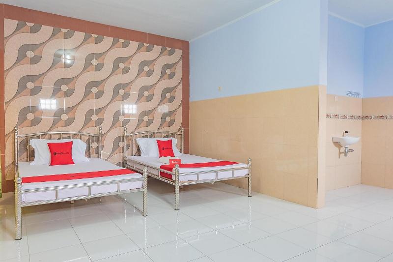 Formerly RedDoorz Tambak Mekar Street Subang - Oda