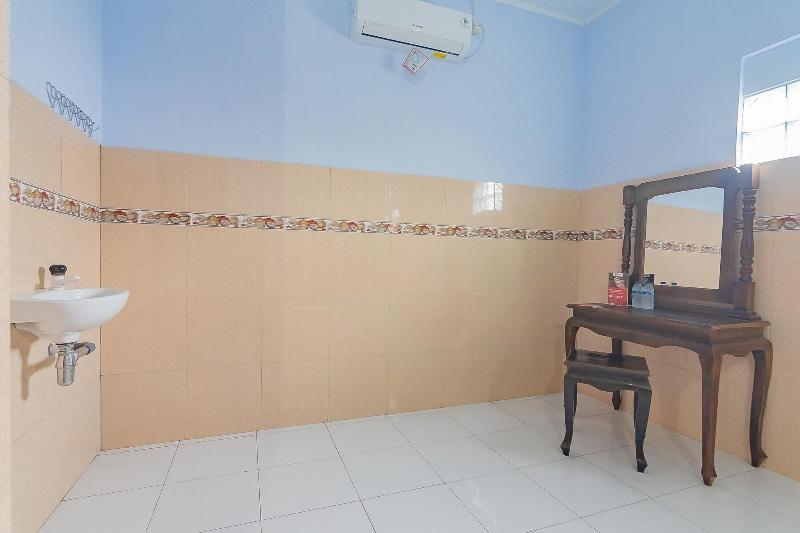 Formerly RedDoorz Tambak Mekar Street Subang - Oda