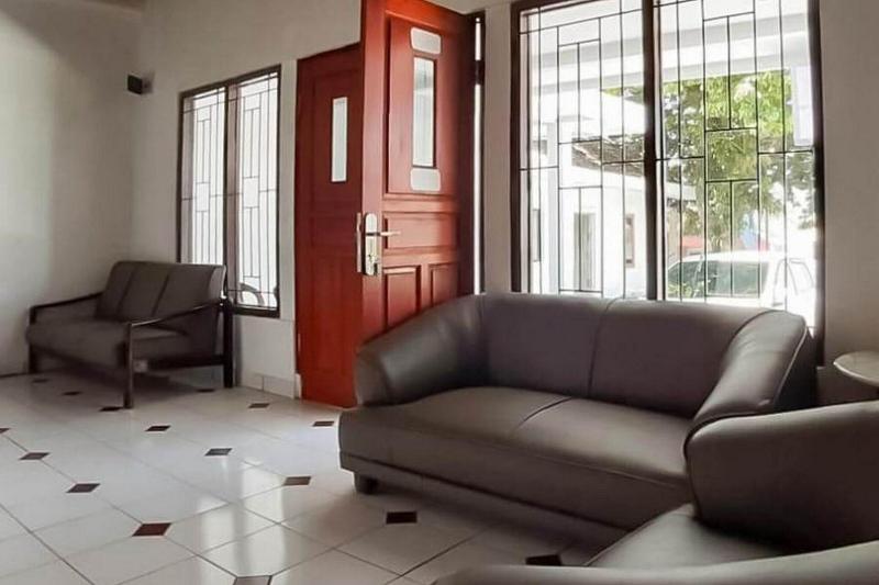 Formerly RedDoorz Syariah @ Jl Raya Sukabumi - Lobi