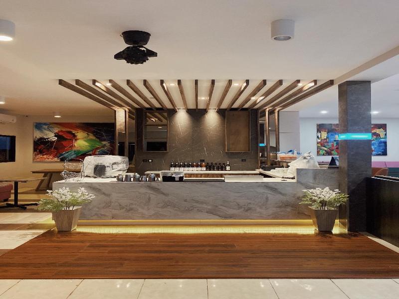 Hotel Paradise by CaLia Tarakan - Restoran