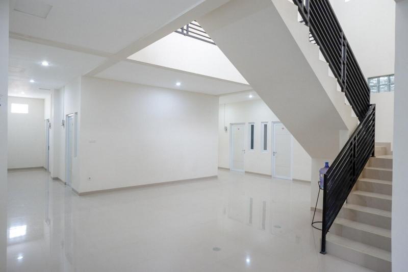 Formerly RedDoorz near Pacific Mall Tegal 2 - Lobi