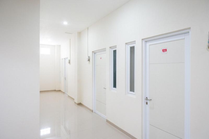 Formerly RedDoorz near Pacific Mall Tegal 2 - Lobi