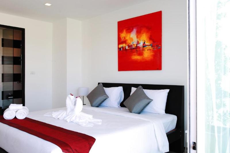 One World One Home Naiharn Hotel by ZUZU - Oda
