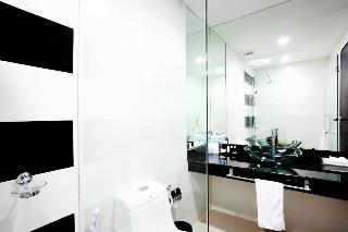One World One Home Naiharn Hotel by ZUZU fotoÄŸrafÄ±