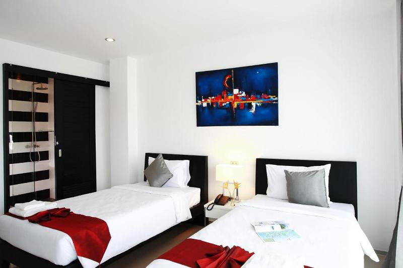 One World One Home Naiharn Hotel by ZUZU - Oda