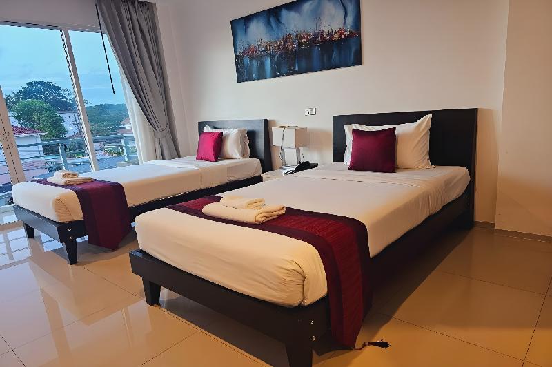 One World One Home Naiharn Hotel by ZUZU - Oda