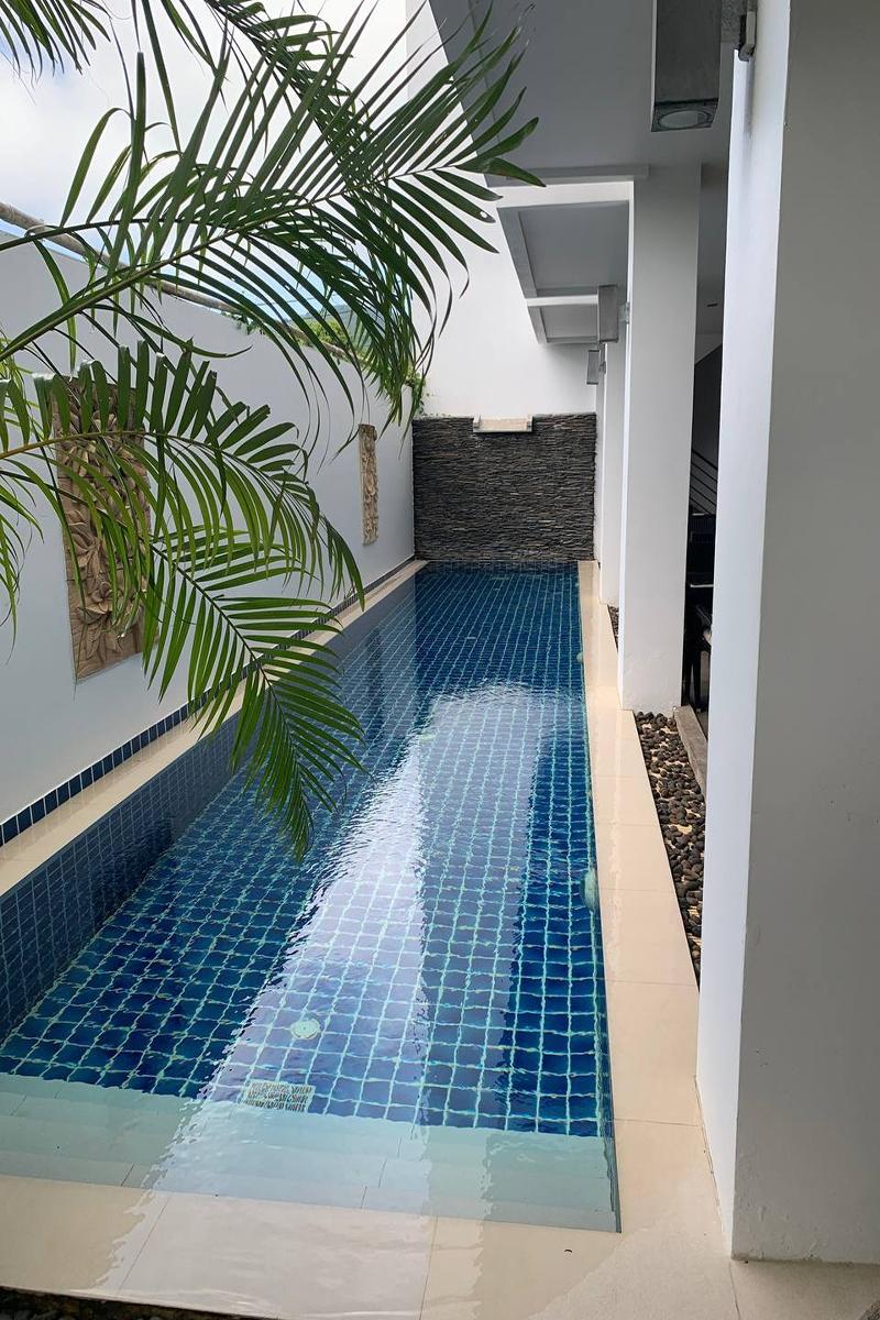 One World One Home Naiharn Hotel by ZUZU - Havuz