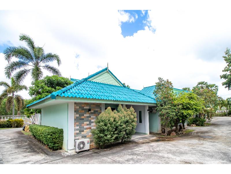 Khum Suk Resort by ZUZU - Lobi