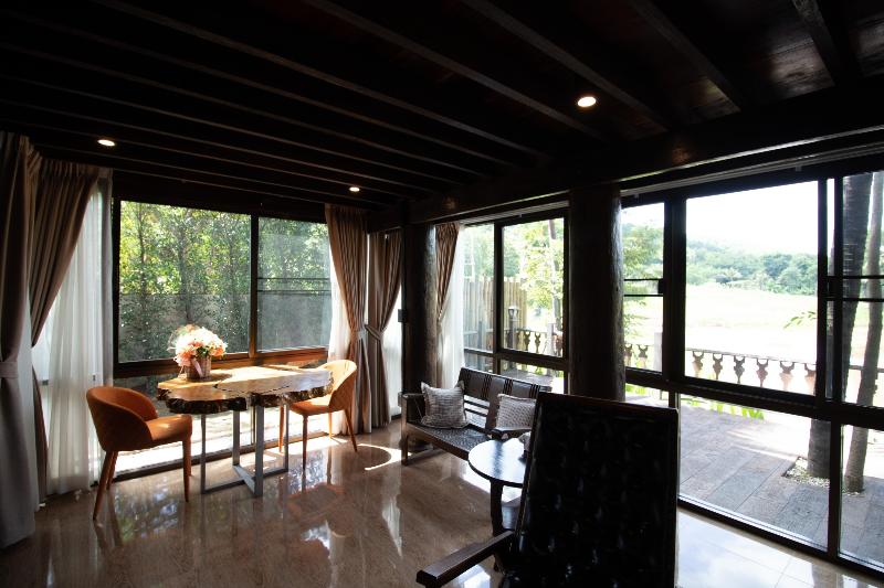 Royal Train Garden Resort by ZUZU - Oda