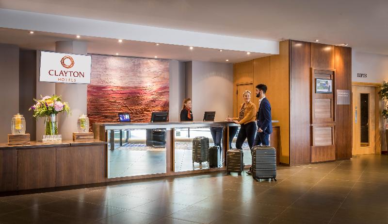 Clayton Hotel Belfast - Lobi